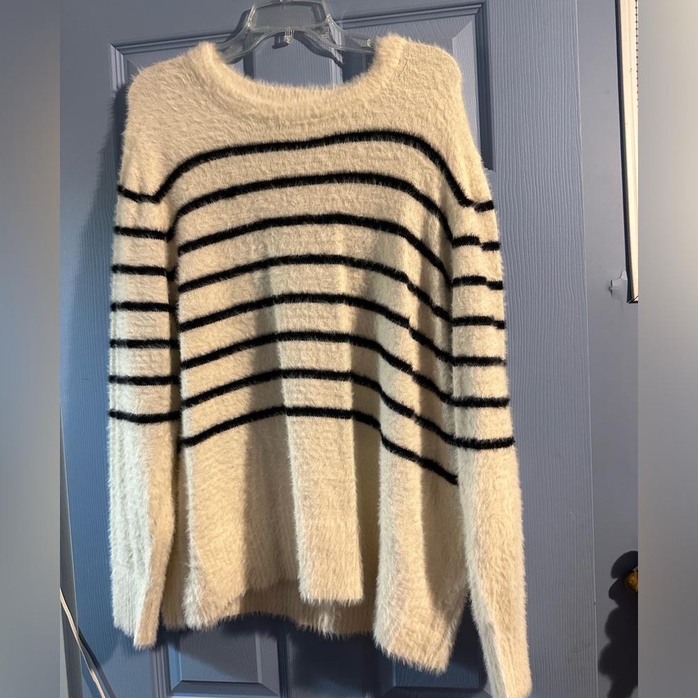 Old navy sweater